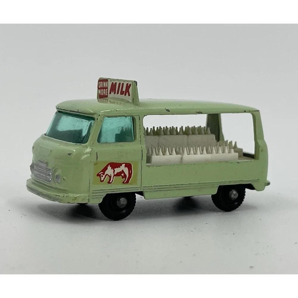 Matchbox Lesney No 21 Commer Bottle Float Milk Van in Butter Bean Green 1961 Vtg
